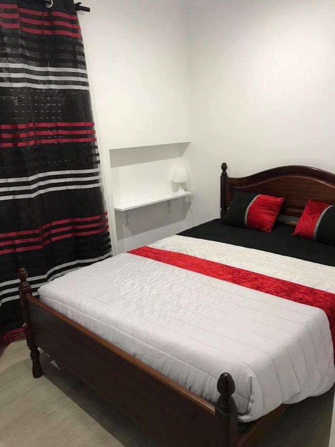 Corner House Apartment Trafaria ภายนอก รูปภาพ
